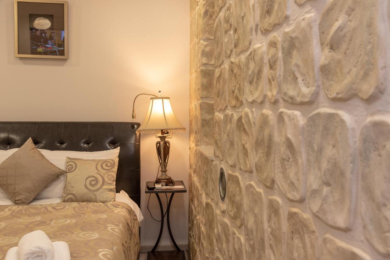 Palace Queen Mary I Luxury Split