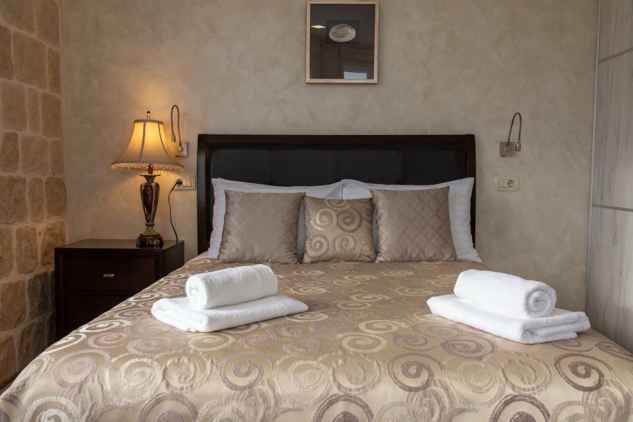 Palace Queen Mary I Luxury Gostinjska kuća 4*