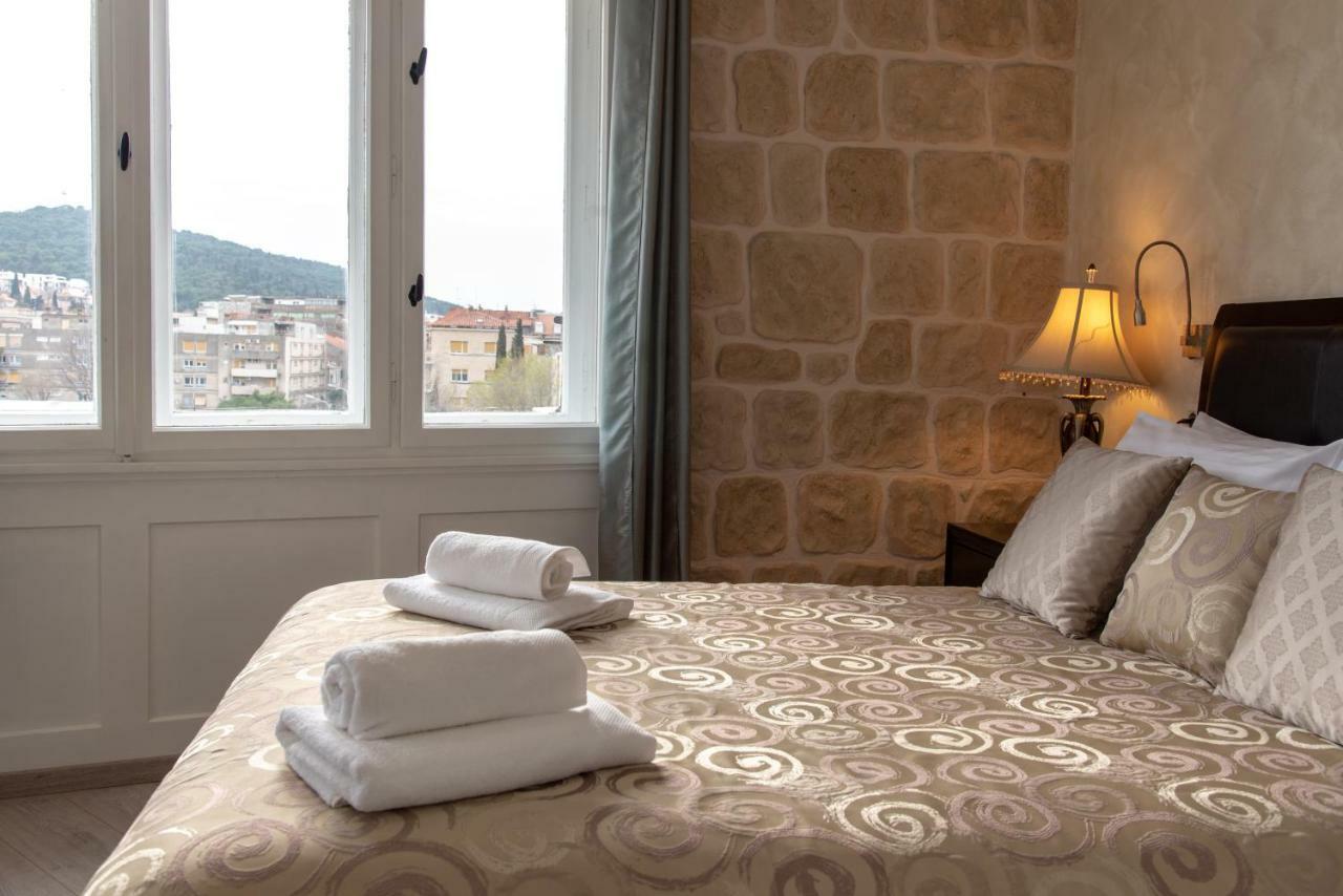Palace Queen Mary I Luxury Gostinjska kuća