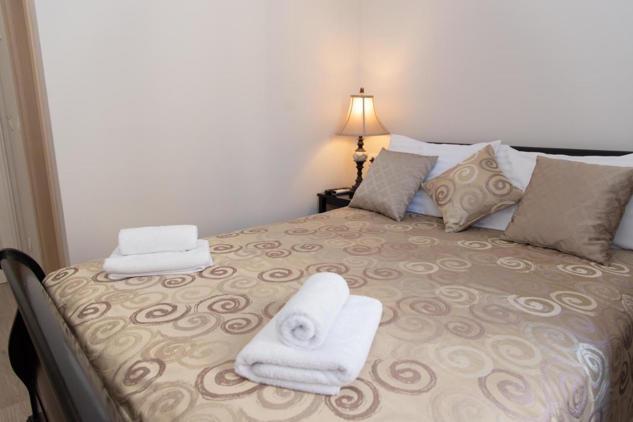 Palace Queen Mary I Luxury