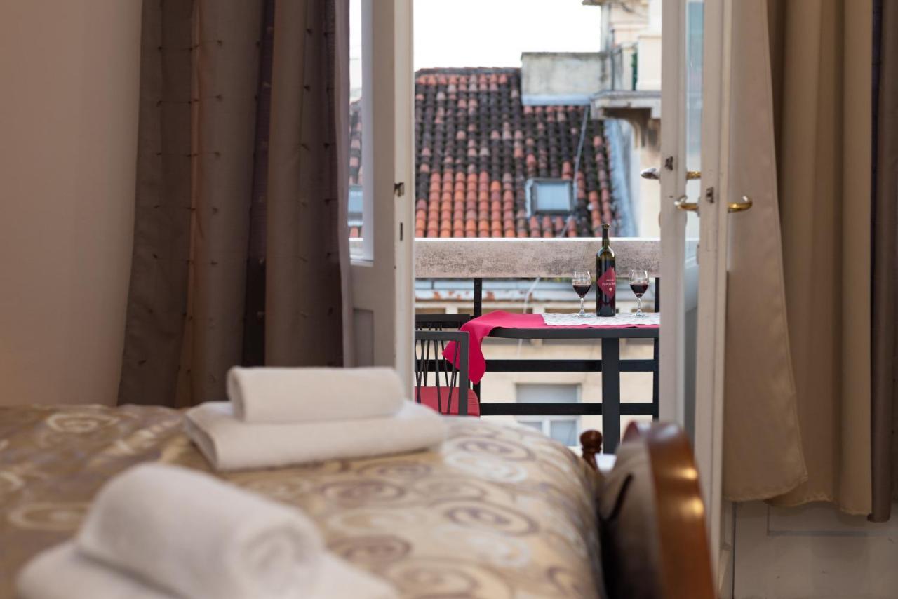 Palace Queen Mary I Luxury