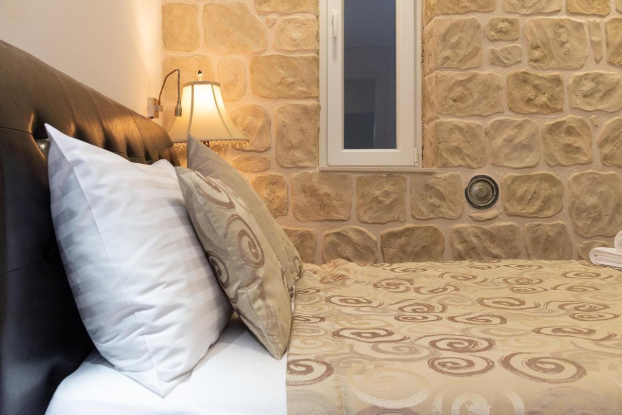 Palace Queen Mary I Luxury Guest house 4*