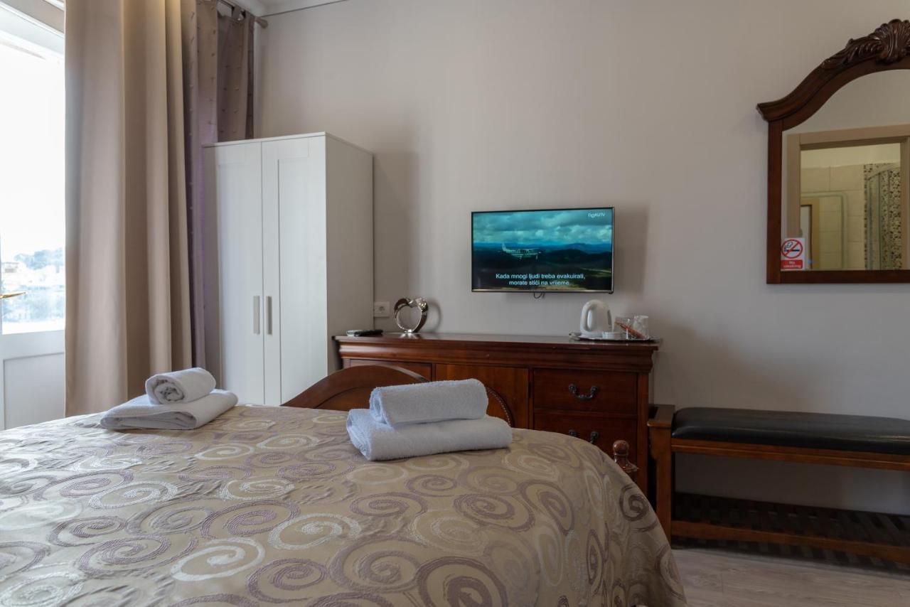 Palace Queen Mary I Luxury Guest house Split